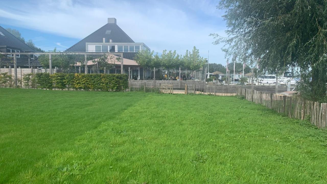 'T Paviljoenhus Bij Sneekermeer Offingawier Экстерьер фото