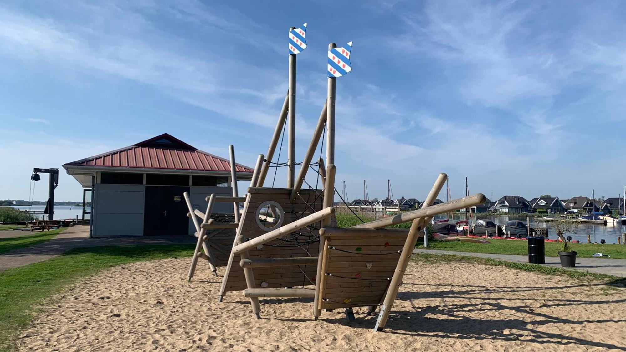 'T Paviljoenhus Bij Sneekermeer Offingawier Экстерьер фото